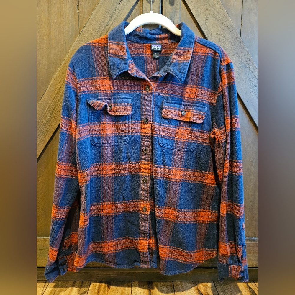 Patagonia Organic Cotton Fjord Women's Long-Sleeved Midweight Flannel Shirt
